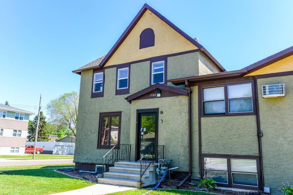 2 Bedroom Apartment Near Ndsu And Downtown Fargo Exterior foto